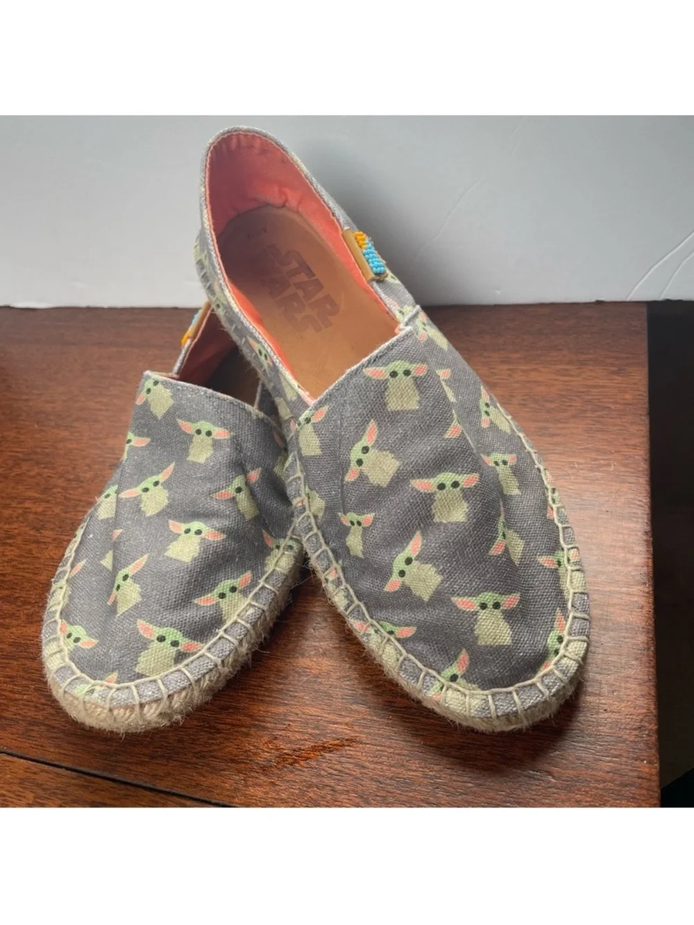 Ubuntu Star Wars The Child Grogu Mandalorian Slip On Espadrilles Womens Size 8.5